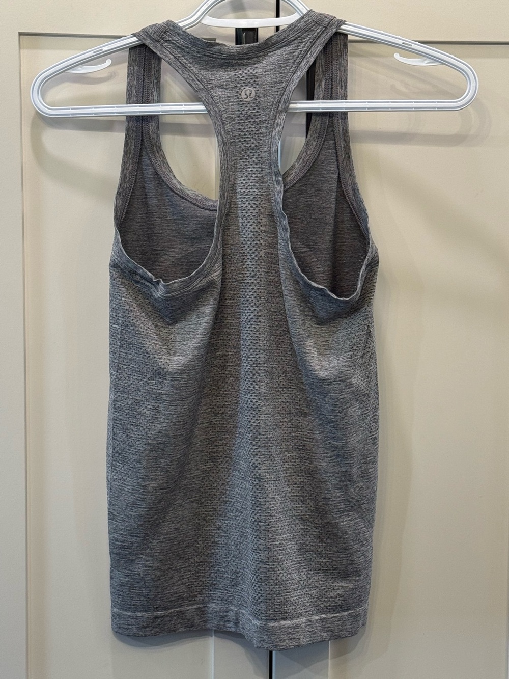 Lululemon Swiftly Tech Racerback 2.0 - Picture 2 of 4